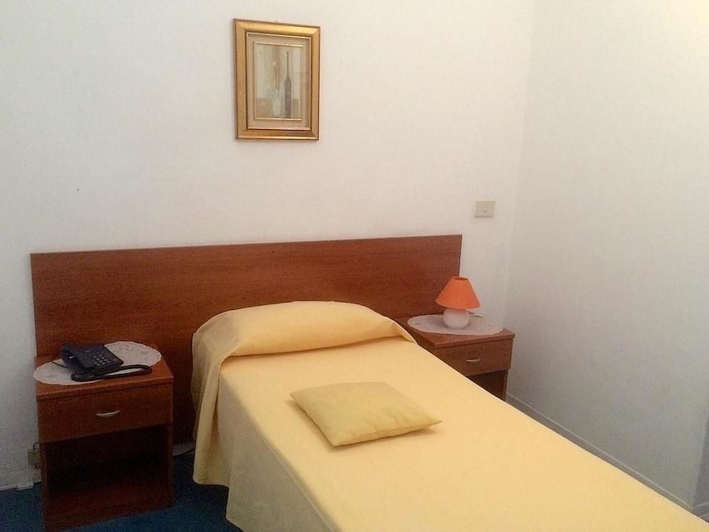 Albergo San Carlo Massa  Luaran gambar